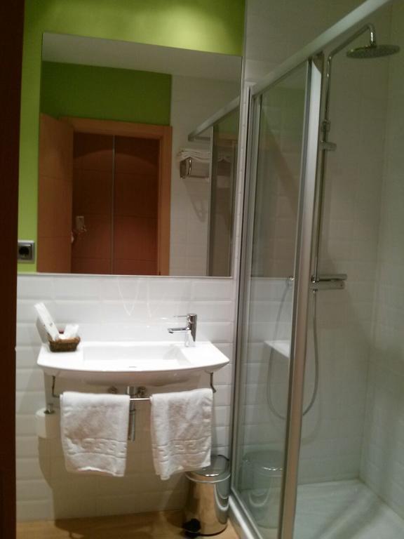 Hotel Nruta Ponferrada Bembibre  Zimmer foto